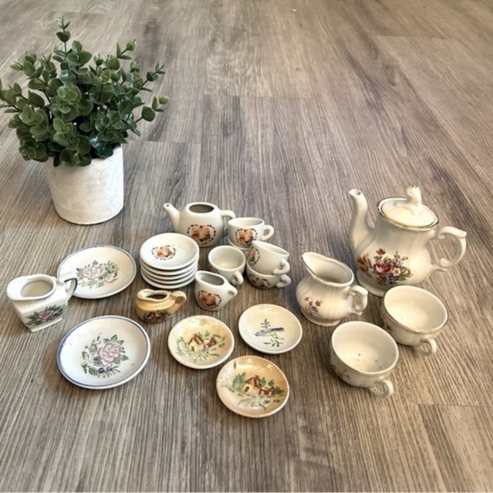Vintage retro children’s miniature mini  play tea set collection. All EEUC.